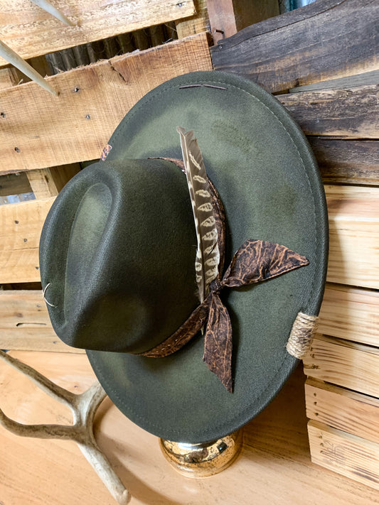 Wintergreen Hat